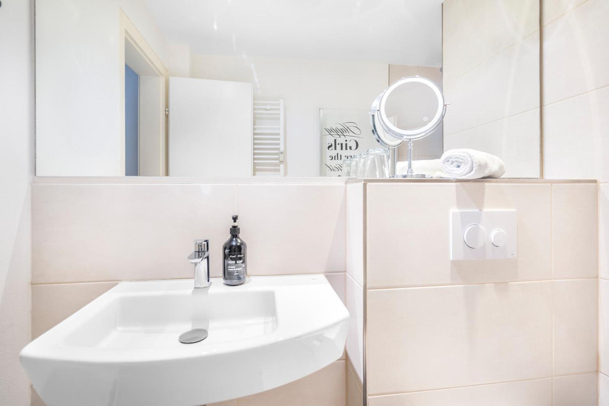 Urban Retreat Apartment - Whirpool - Top Lage Cologne Exterior photo
